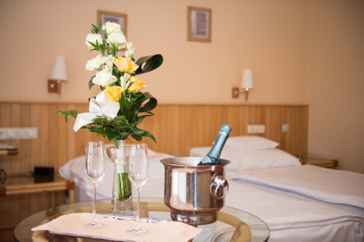 Martfu Hotel Thermal Spa Eksteriør billede