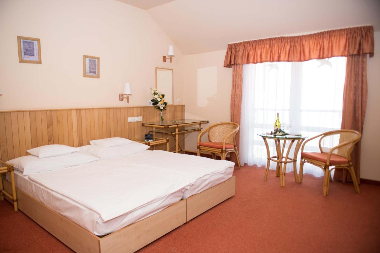 Martfu Hotel Thermal Spa Eksteriør billede