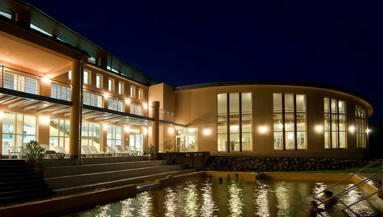 Martfu Hotel Thermal Spa Eksteriør billede